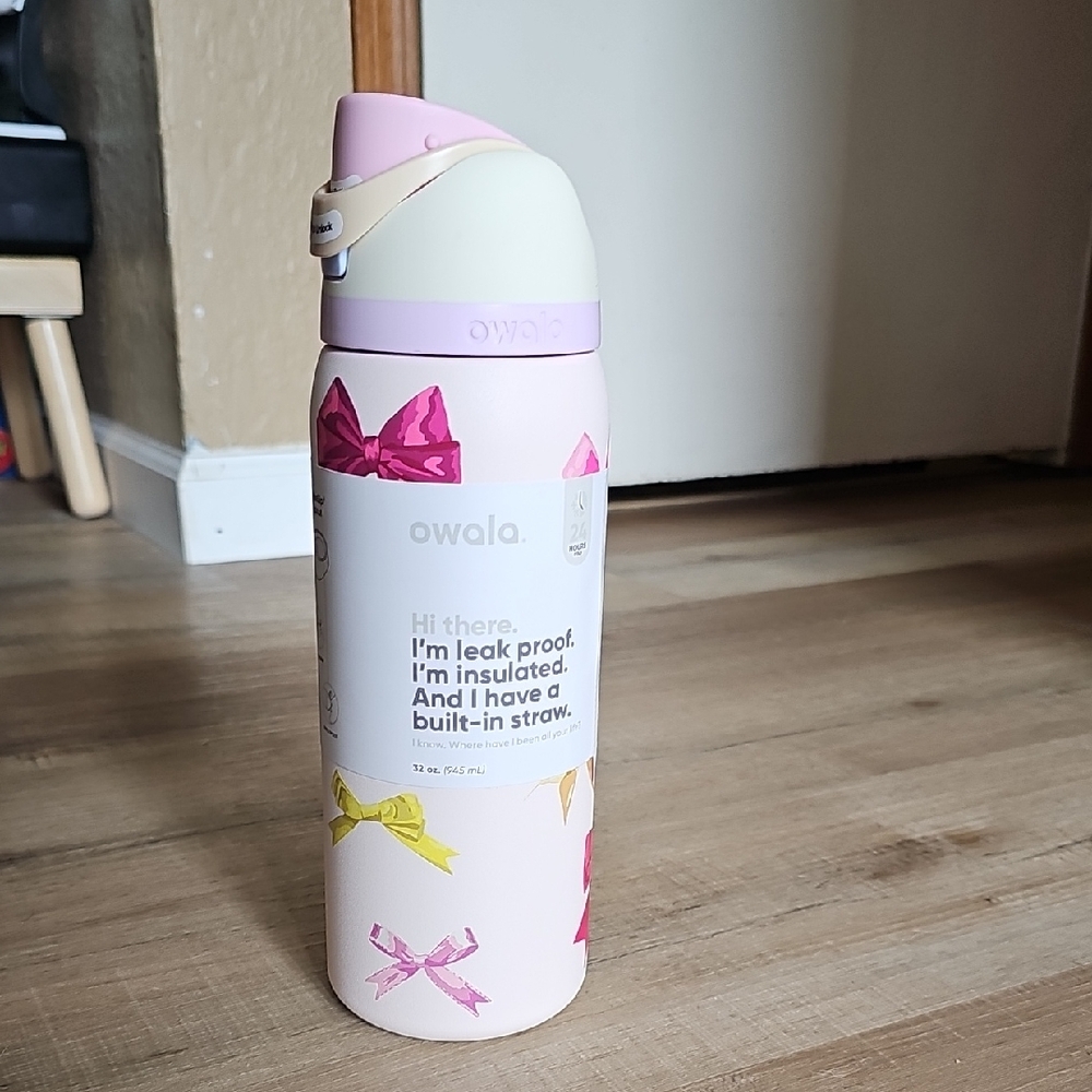 Owala X Urban Outfitter 32oz Freesip